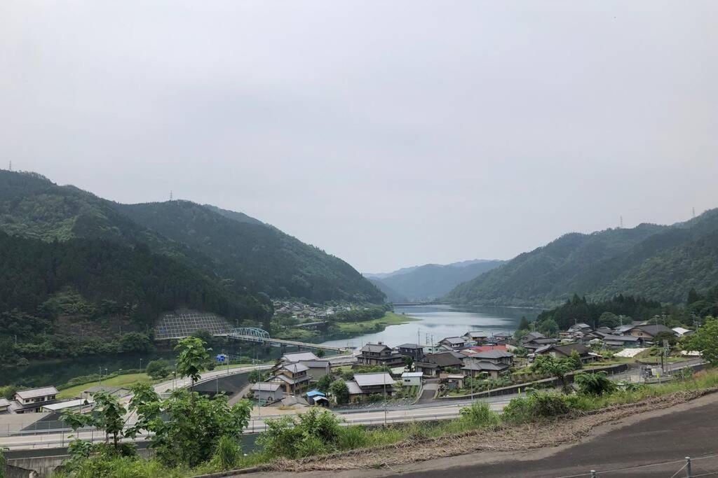 花緑里-hanamidori-乙原のやど 岐阜下呂温泉郡上飛騨金山湖畔リゾート Holiday home Gujo